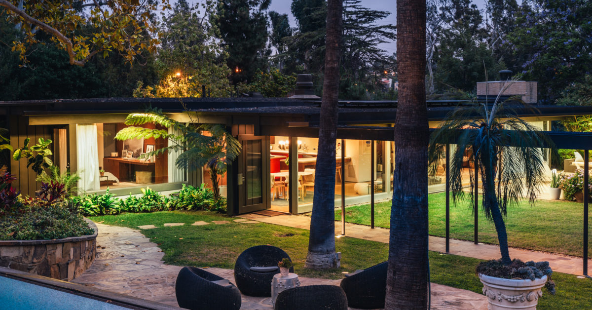 Case Study Houses: Smith, Elizabeth A. T., Shulman, Julius