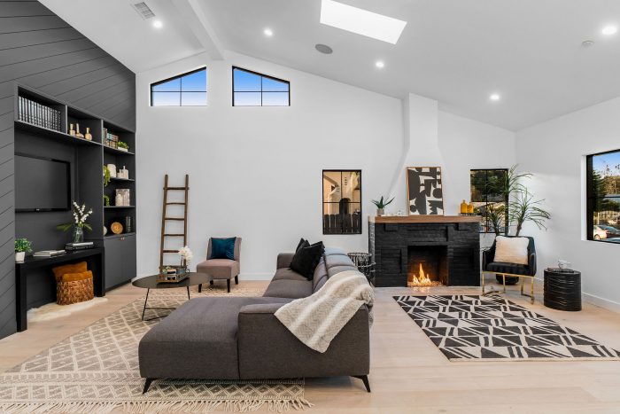 Eagle Rock smart home living room