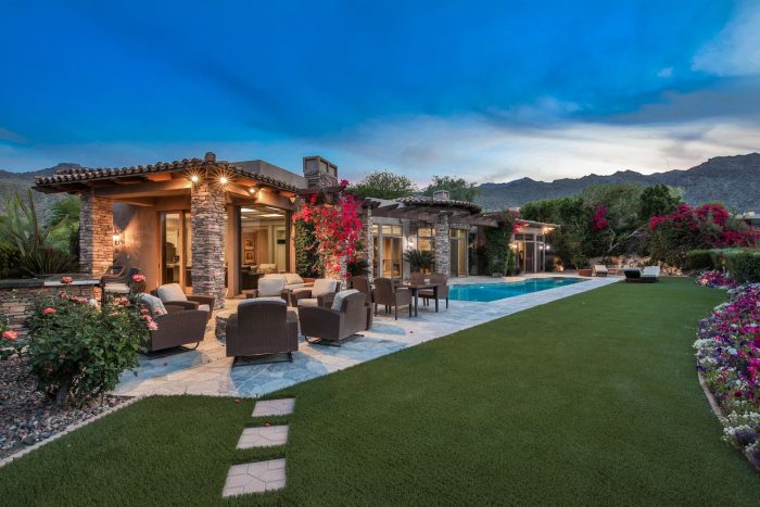 House at 112 Wanish Place, Palm Desert dusk