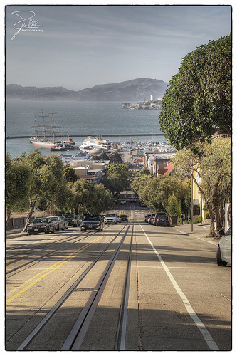 Image of street view and bay in San Francisco