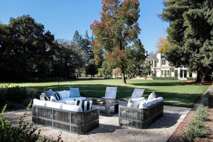 Arbor Rd Menlo Park outdoor living area in yard