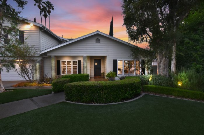 Home of the Week - Exterior - Compass