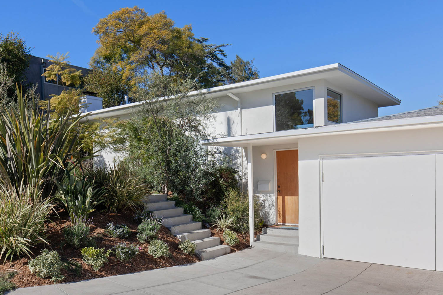 Danish Moderne with Breathtaking Silver Lake Views California Real