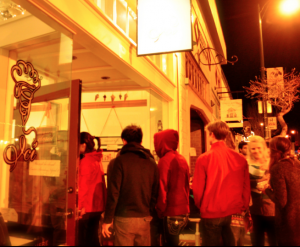 A line of customers outside Berkeley's Ici ice cream parlor.