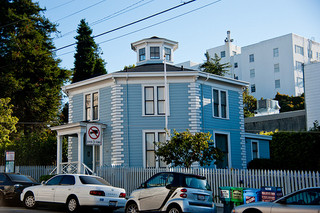 mcelroy_octagon_house