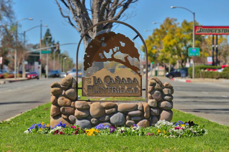 La Ca ada Flintridge Close but - Medium F8355f00 1a4f 4d9f Bae9 4c3250e84933 768x512
